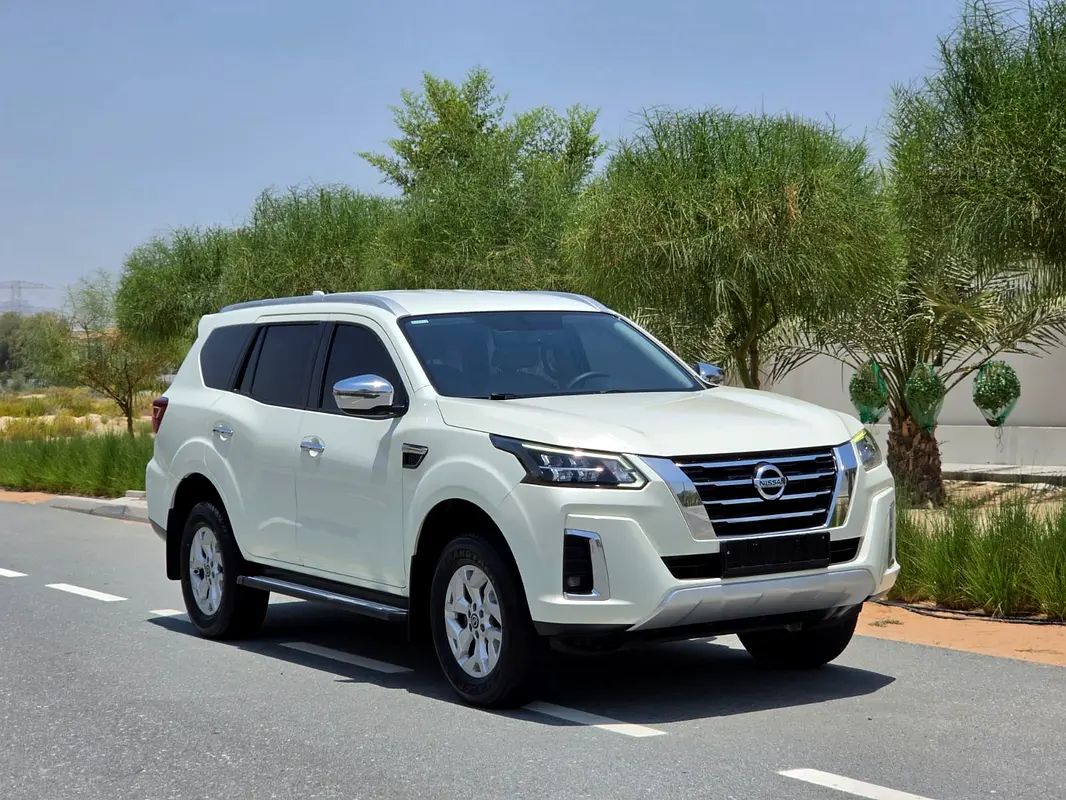 Nissan Xterra 2021 — photo 1 of 20