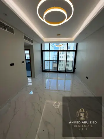 شقة فاخرة أول ساكن غرفتين و صالة للايجار السنوي في الحميدية 1, غرفة نوم ماستر, 2 حمام, بلكونة باطلالة مفتوحة, مساحة واسعة, موقع مميز قريب من الخدمات .