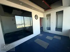 950 SQFT )Fuly Fitted With Partitions Ready to Move Office For Rent 100k