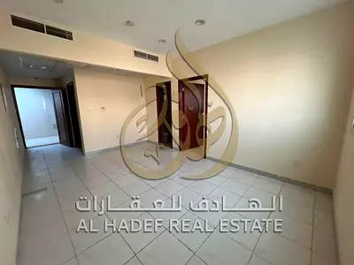 تقع الشقة في موقع حيوي قريب من جميع الخدمات والمرافق الأساسية، مع سهولة الوصول إلى مختلف مناطق الشارقة.