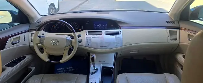 Toyota Avalon SE+ 2010 American Specs
