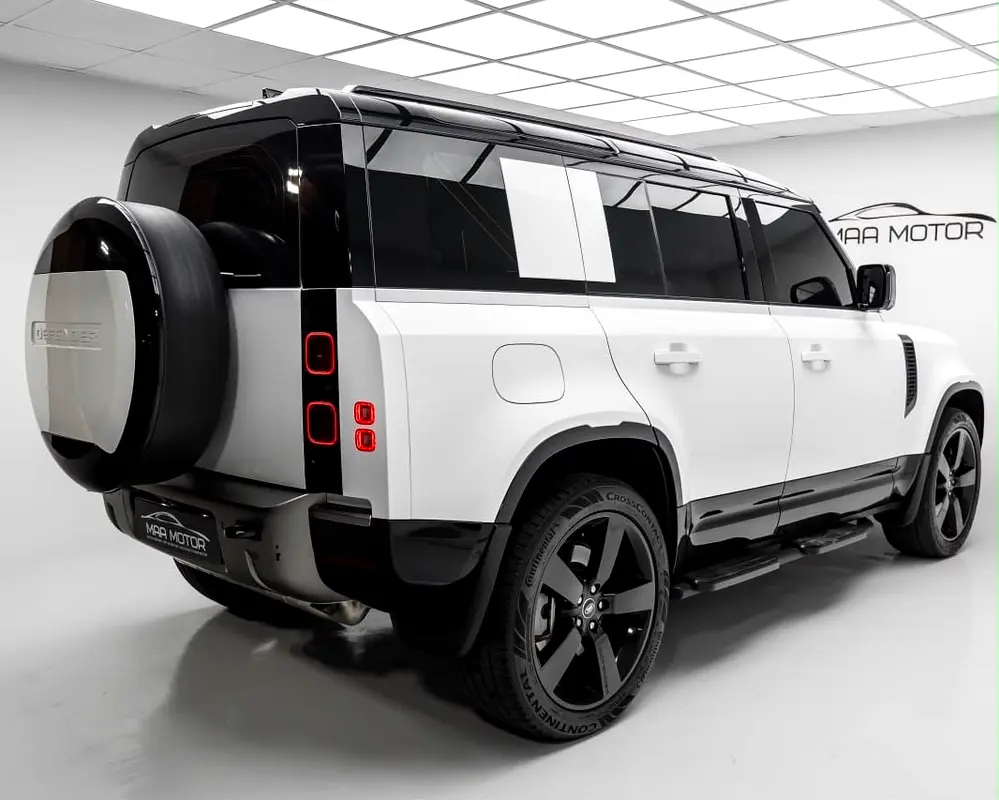 Land Rover Defender 2025
