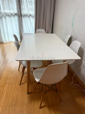 White dinner table