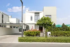 Luxury Living |Upgraded | 5BR Villa | Private Pool