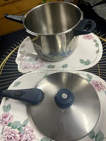 Fissler stainless steel pressure cooker