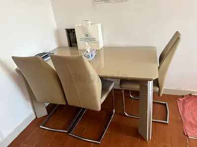 Dinning table with 4 chairs