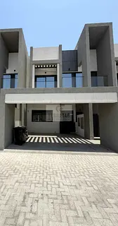 Unfurnished 3BR + Maid Room | Ready To Move