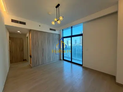شقة بغرفة نوم واحدة | ذا إيست كريست JVC | شرفة مطلة على وسط المدينة | تشطيب حديث غير مفروش