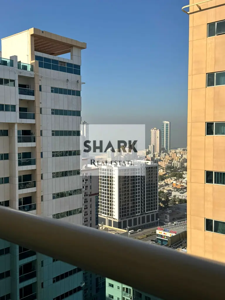 شقة فاخرة غرفتين وصالة بإطلالة جانبية على كورنيش عجمان | جاهزة للسكن والاستثمار | فرصة بأقل من سعر المطور