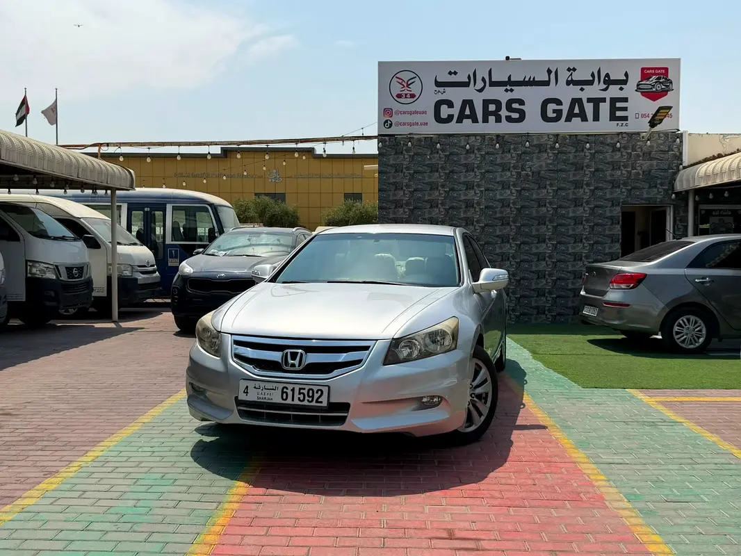 Honda Accord 2012 — photo 1 of 11