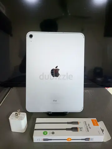 Apple iPad 10 256 GB with accessories