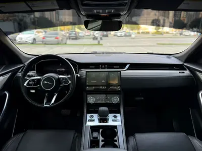2024 Jaguar F-PACE 照片 9
