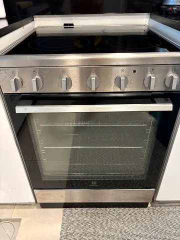 Electrolux Ceramic Cooker with Oven