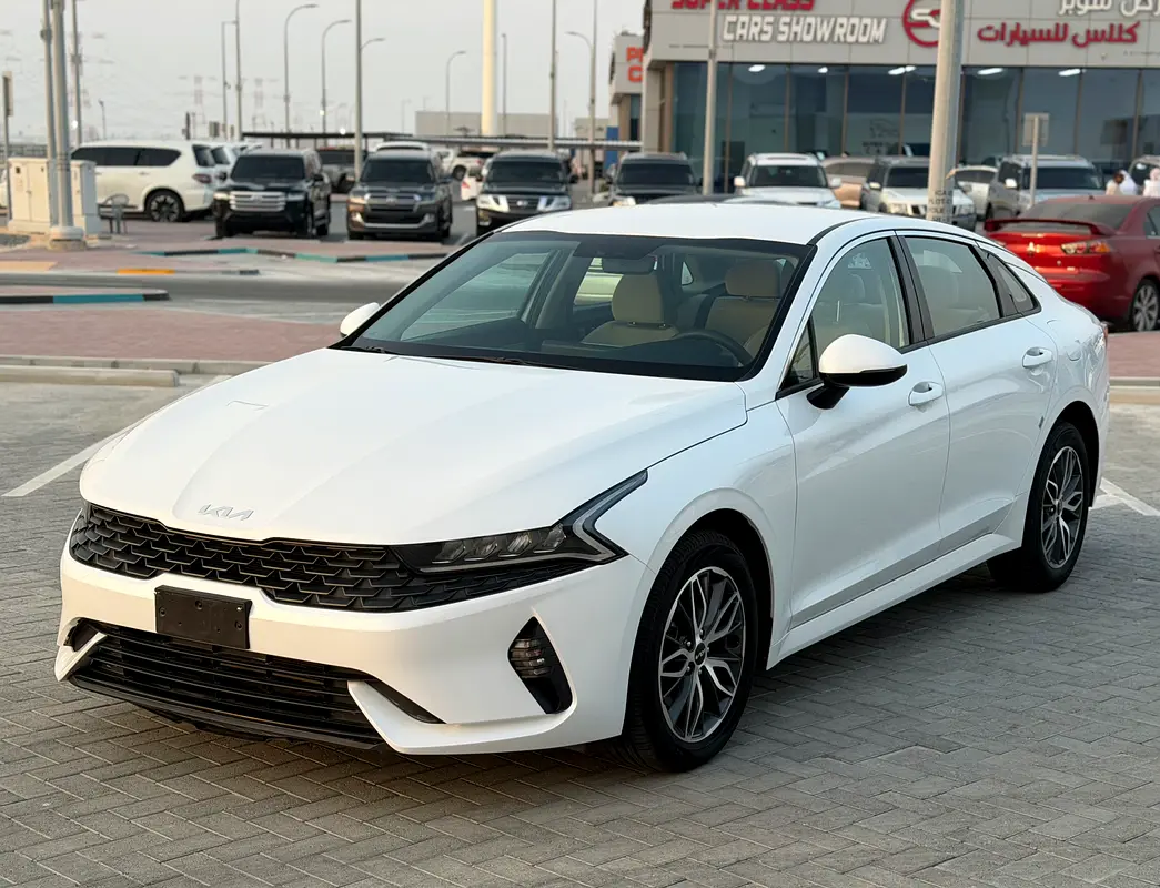 Kia K5 2023 — photo 1 of 12