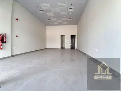 Brand new condition shop // neat and clean // Brand new building // near safaRi mall // just in 75k