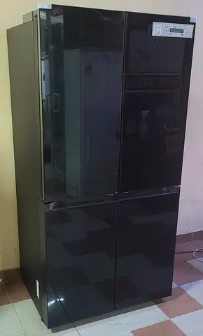 New model Samsung bespoke Refrigerator black color 4 door
