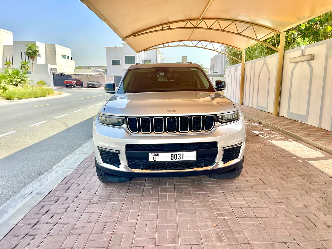 Jeep Grand Cherokee L 2023 — photo 1 of 14