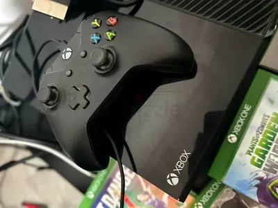 Xbox One console with Kinect and controller and a couple of games - used