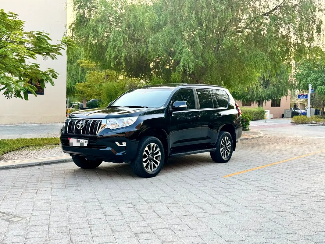 Toyota Prado 2022 — photo 1 of 12
