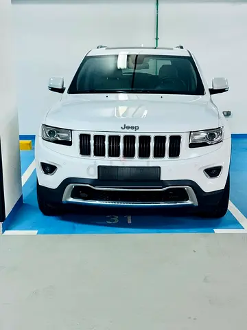 Exceptional 2015 Jeep Grand Cherokee Limited (GCC Spec) – Pristine Condition