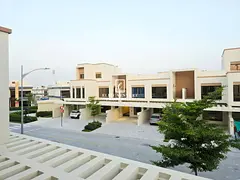 HUGE LAYOUT | PRIME LOCATION | READY TO MOVE IN