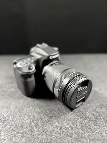 Canon 70D SLR camera with EF-S 18-55mm Kit Lens - great Condition