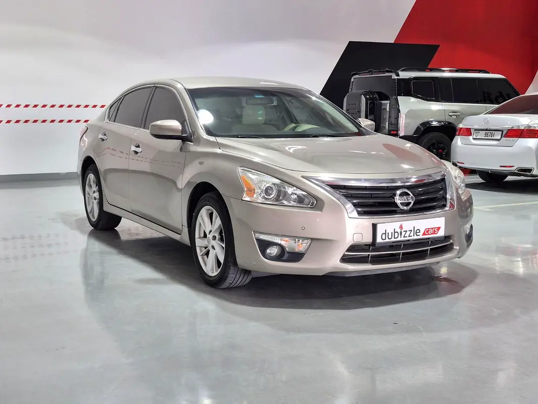 Nissan Altima 2016 — photo 1 of 14