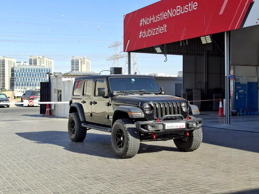 Jeep Wrangler 2021 — photo 1 of 14