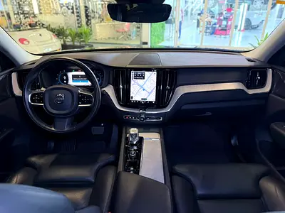 صورة 8 لـ 2022 Volvo XC60
