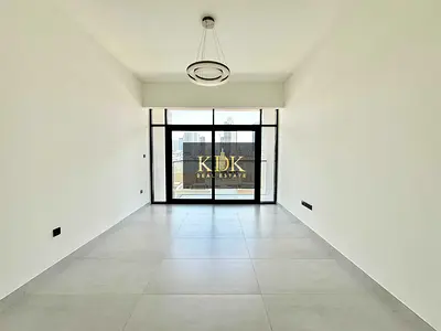 Luxury Studio | Fitted Kitchen| Ready to move