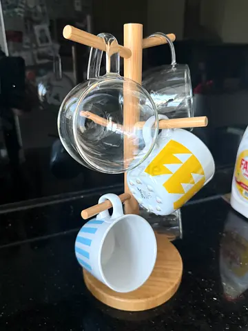 Coffee cup holder with cups included