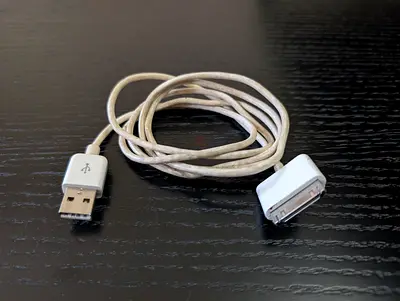 Apple 30-pin USB Charging Cable (used)