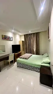 Room for lady in Jumeirah 1