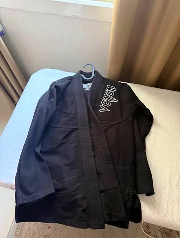 Venum black jiu-jitsu gi A1 size