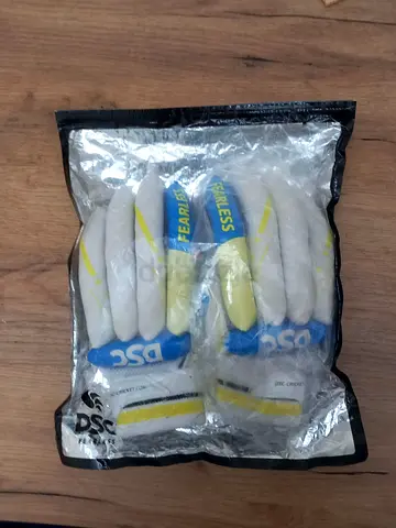 DSC Fearless Cricket Batting Gloves (Pair) - New in Packaging