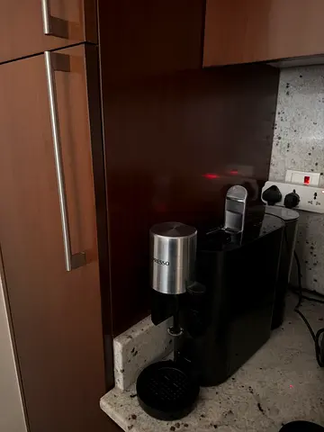 Capsule coffee machine (Nespresso-style) in good working condition
