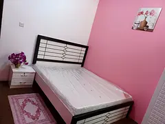 Room available for Executive single non-cooking