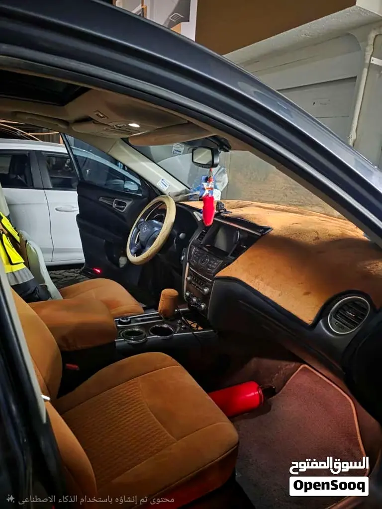 Nissan Pathfinder 2013 — photo 1 of 7