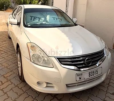Nissan Altima SE 2012 American Specs