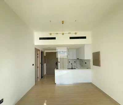 UNFURNISHED I BRIGHT LAYOUT I NEAR MALL