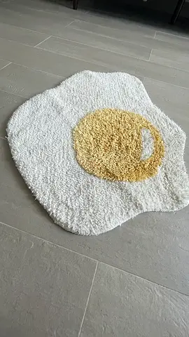 Cute fried egg-shaped fluffy rug - small floor mat