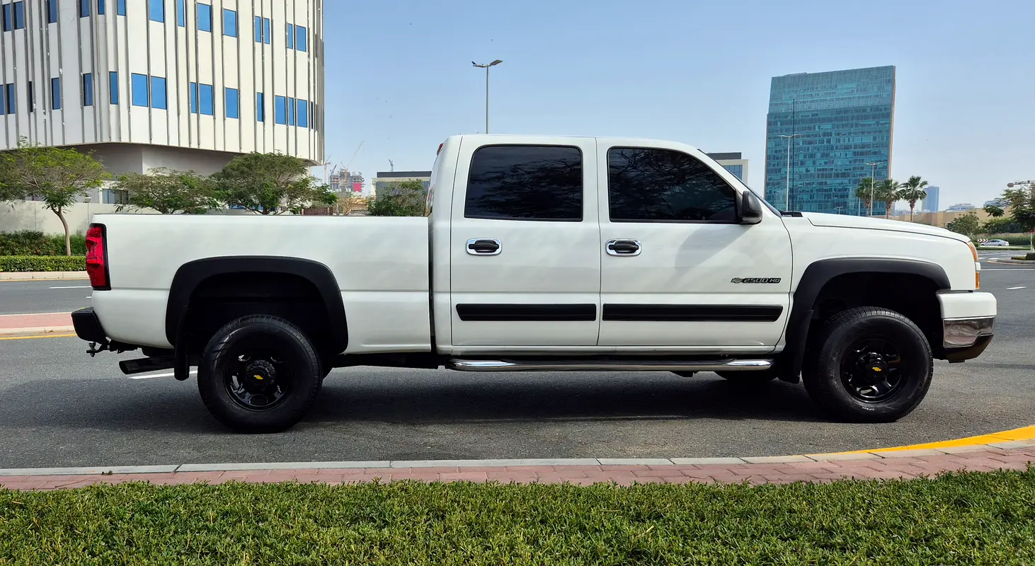 Chevrolet Silverado 2500 HD 2005 — photo 1 of 8