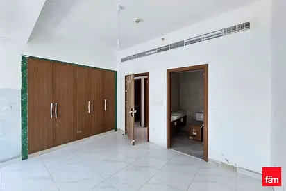High Floor | Close Op | Exclusive