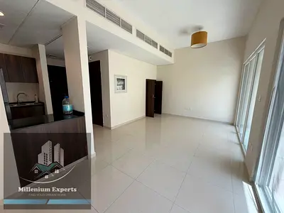 3BR Townhouse | Victoria | Courtyard & Balcony Spaces