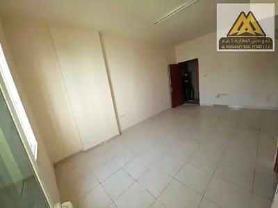 ستوديو للايجار السنوي | الروضه 1 | مساحه ممتازه | قريب من كنزا مول | موقع مميز | قريب من مخرج دبي و الشارقه