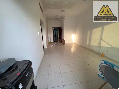 فرصة مميزة للإيجار السنوي في موقع استراتيجي داخل الراشدية 1، شقة واسعة بتصميم عملي وتشطيبات جيدة، تقع مباشرة بجوار أبراج الأورينت، مع إطلالة مفتوحة وب
