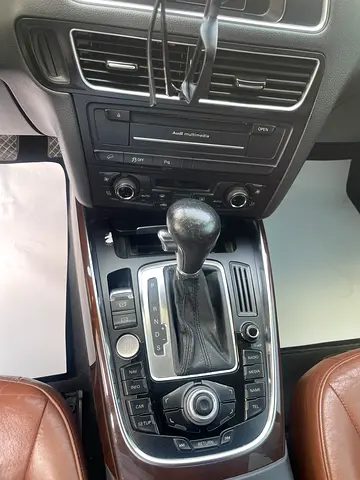 صورة 7 لـ 2011 AUDI Q5
