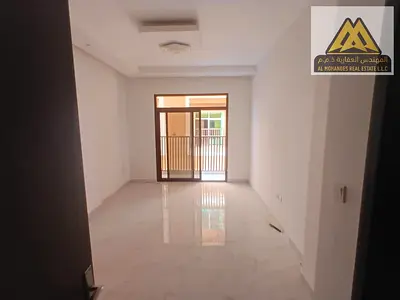 One bedroom and living room / balcony / first occupancy / large area / special price / on the main road /