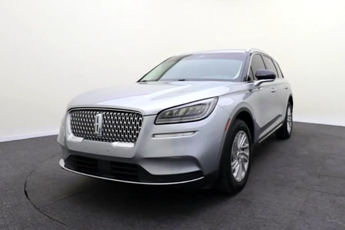 Lincoln Corsair 2022 — photo 1 of 18