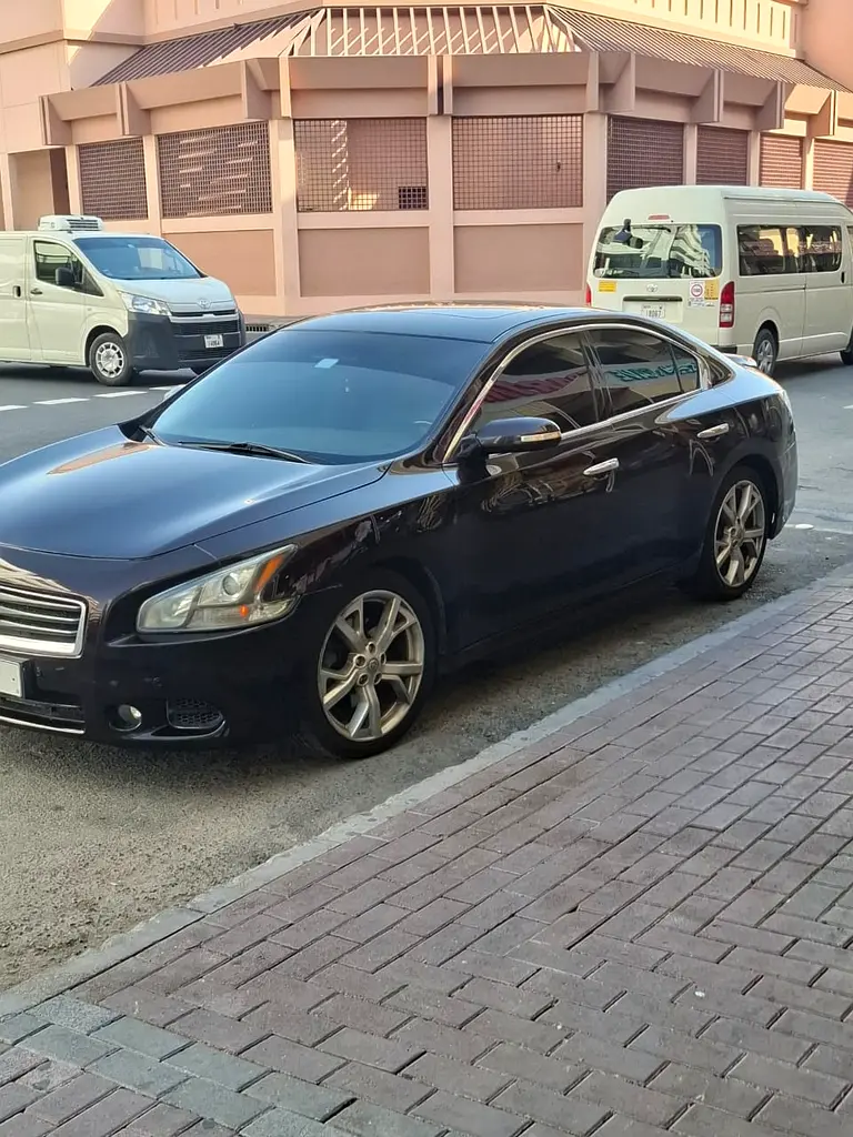 Nissan Maxima 2013 — photo 1 of 4